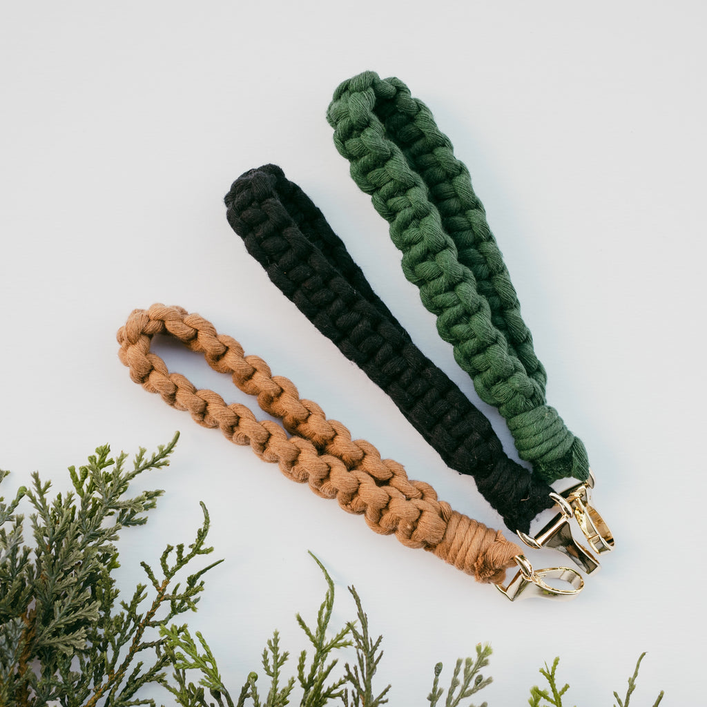 Macramé Keychain Wristlet - Pine